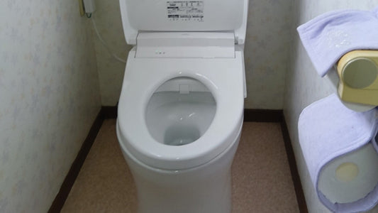 神奈川県三浦市　トイレ交換工事